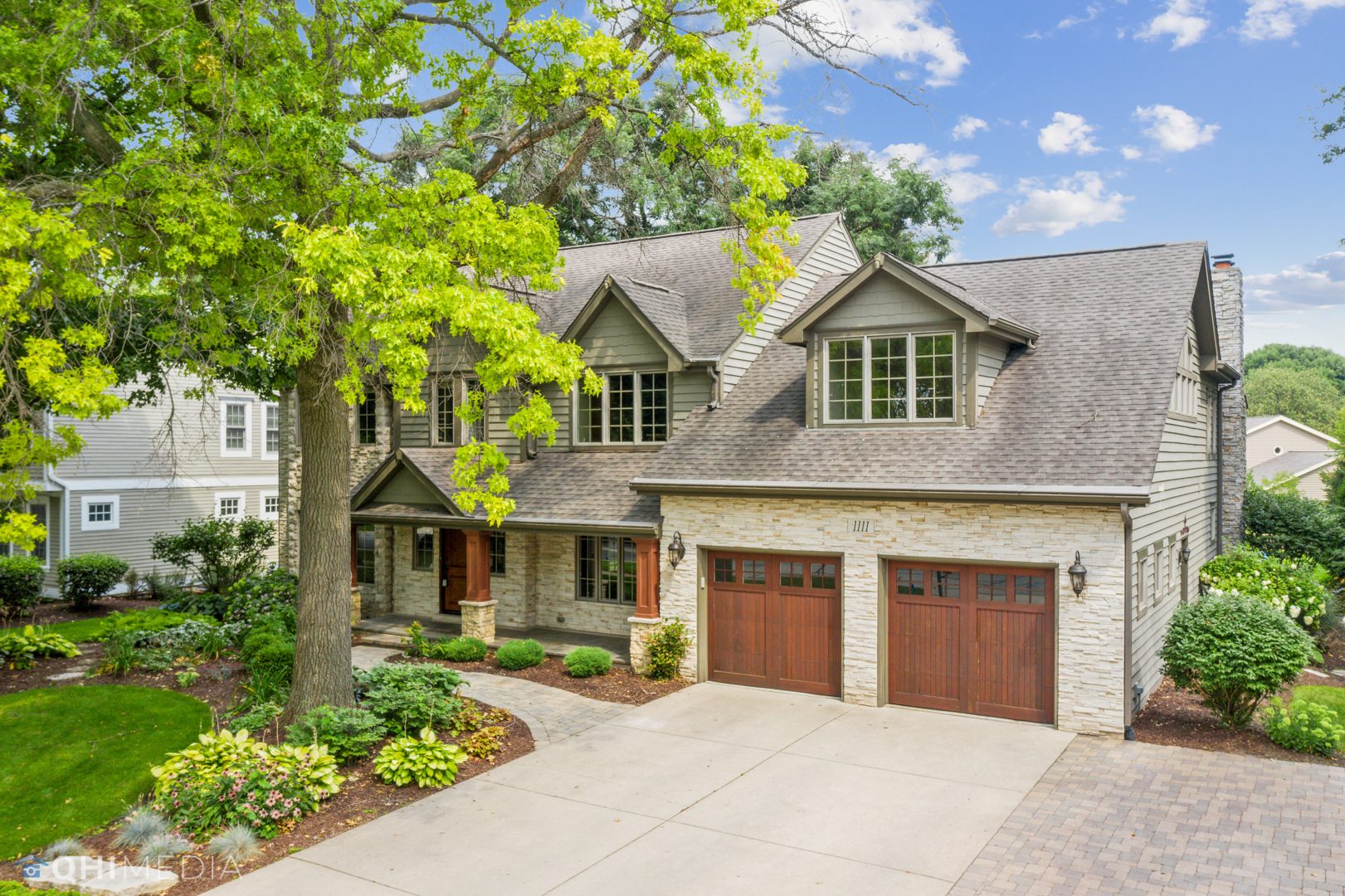 1111  Thunderbird Ln